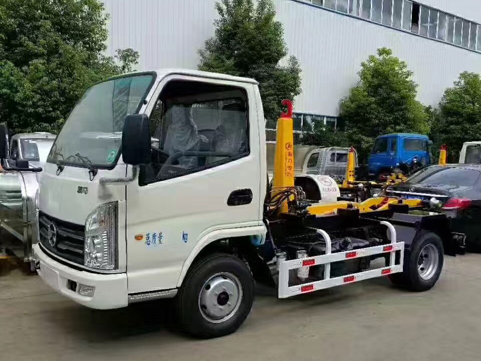 凯马4-5方勾臂式垃圾车