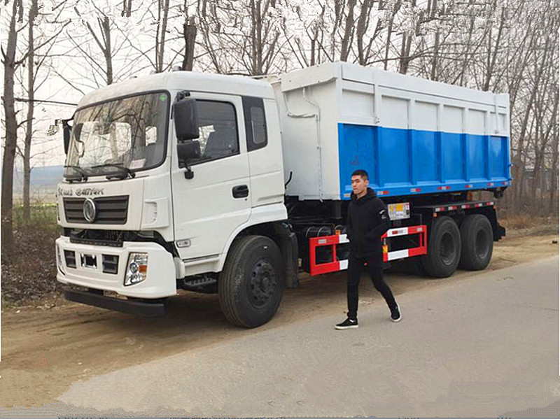 东风后八轮拉臂式垃圾车