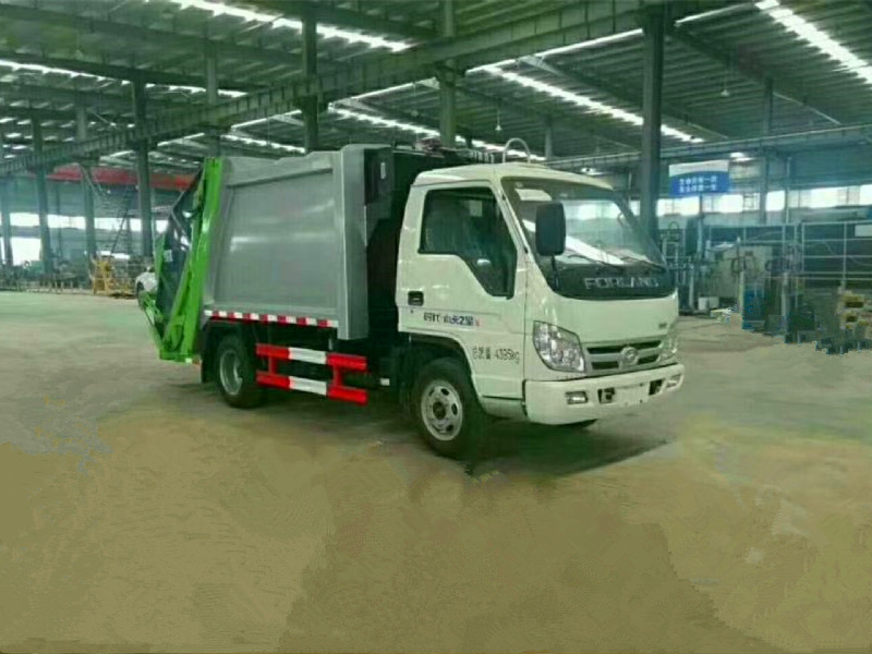 蓝牌福田压缩式垃圾车